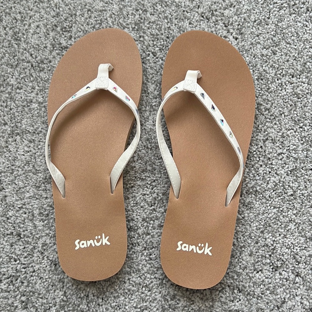 Flip flops, never worn
